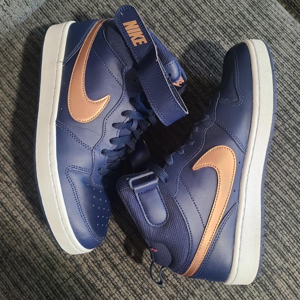 Nike Court Borough Mid 2